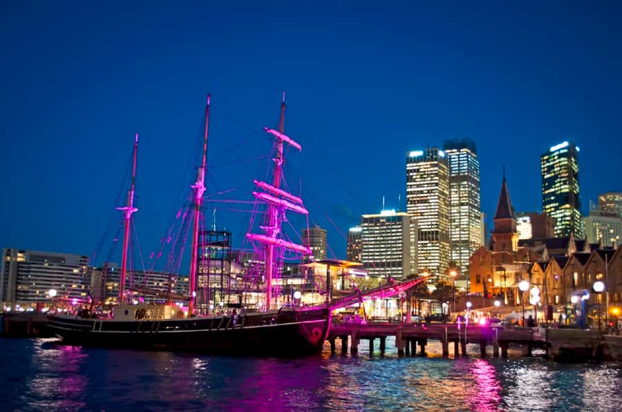 Sydney Harbour: Tall Ship Vivid Dinner Cruise - A 90-minute route through the lights