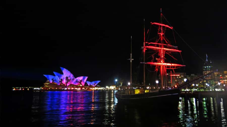 Sydney Harbour: Tall Ship Vivid Dinner Cruise - Meeting the ship at Campbell’s Cove