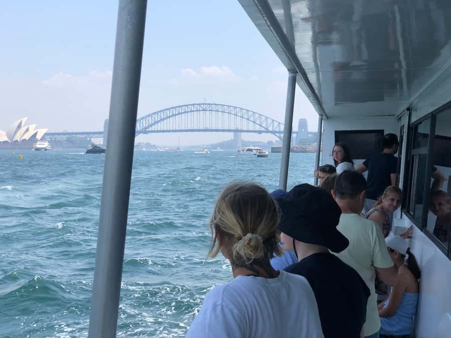 Sydney: Morning Sightseeing Bus to Bondi with Lunch Cruise - Mrs Macquarie’s Point gives you the classic photograph