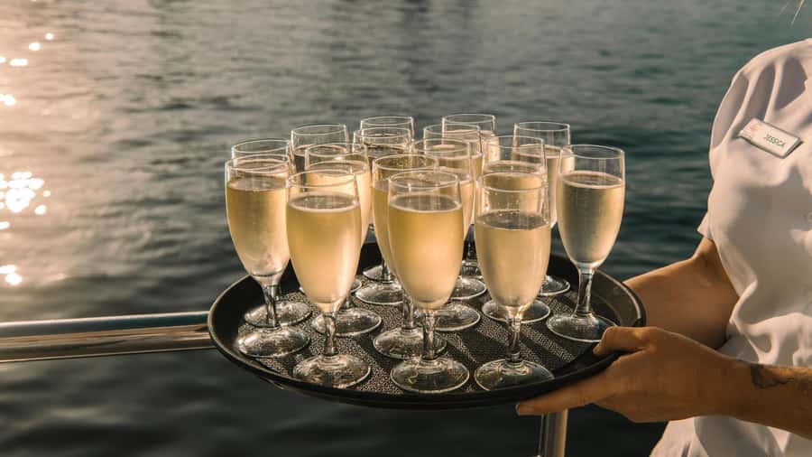 Sydney: Sydney Harbor Lunch Cruise with Welcome Drink - Key points to know before booking