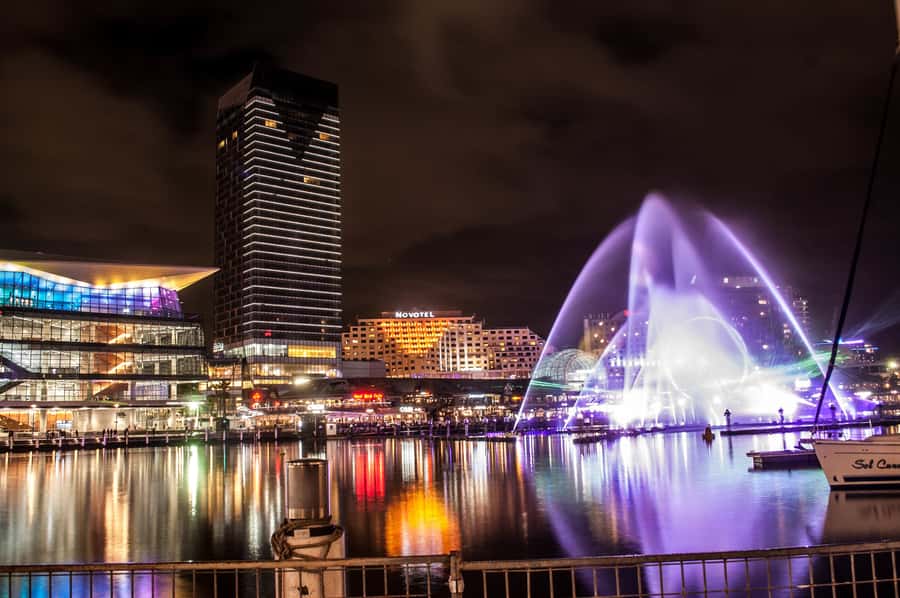 Sydney: Vivid Festival of Light Harbor Cruise with Dinner - Key points for your Vivid evening