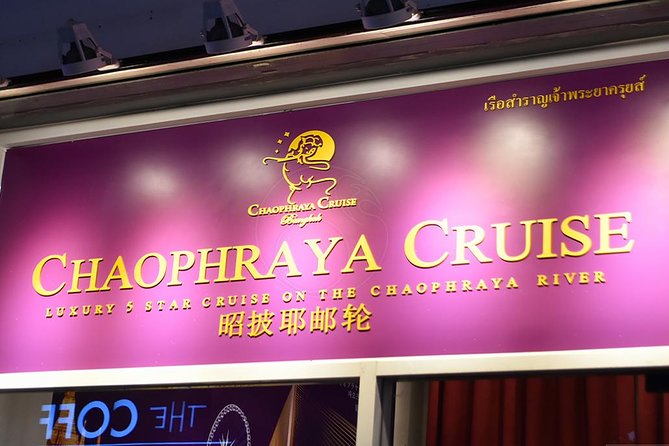 The Chaophraya Cruise : LUXURY 5 STAR Dinner Cruise Program - Live music, dance, and the social mood