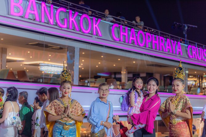 The Newest Luxury 5-Star Bangkok Chao Phraya Dinner Cruise - Why a night on the Chao Phraya works so well