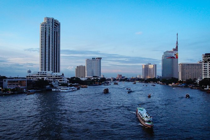 The White Orchid River Dinner Cruise Experience - Service, crowd size, and comfort