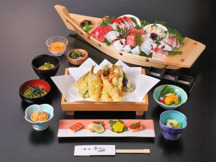 Tokyo Bay: Traditional Japanese Yakatabune Dinner Cruise - Why a yakatabune makes a memorable Tokyo evening
