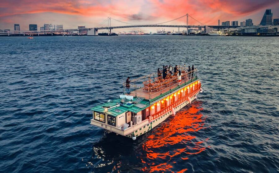 Tokyo Dinner Cruise & Tradition Show & Drinks & Tokyo Tower - Key points at a glance