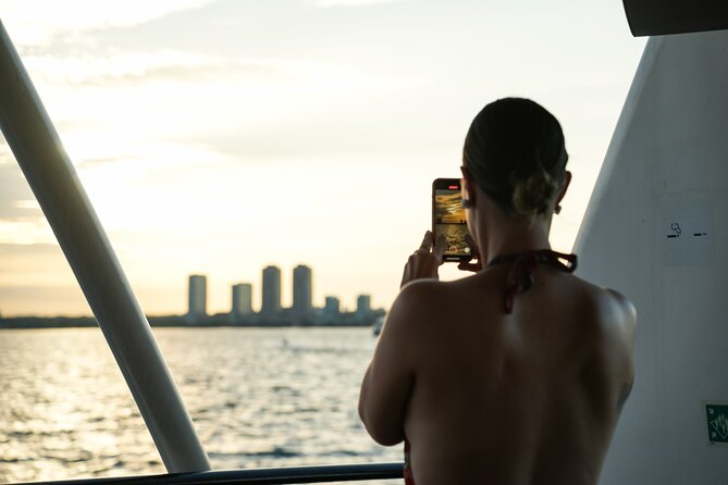 Toronto Premier Dinner Cruise on Odyssey in Toronto Harbour - Who will enjoy the Odyssey most