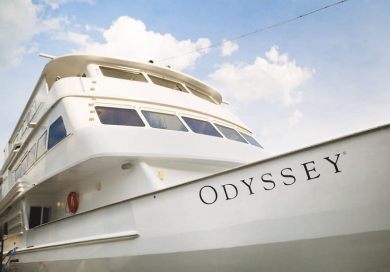 Toronto: Premium Harbor Cruise with Lunch, Brunch, or Dinner - Service, seating, and the feel onboard