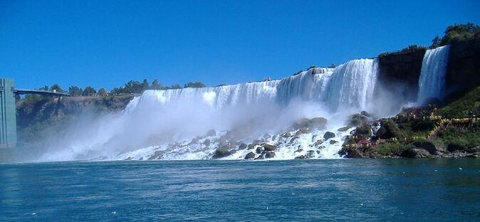Toronto to Niagara Falls Day Tour with Boat Cruise and Lunch - Key points at a glance