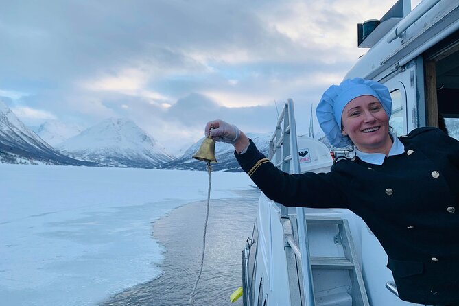 Tromsø: Arctic Fjord Cruise & Fishing Experience - The first hour: fjord views and local stories