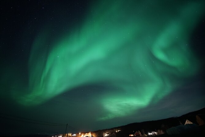 Tromsø: Evening Cruise with Northern Lights Opportunity - Thermal suits, hot drinks, and the indoor cabin