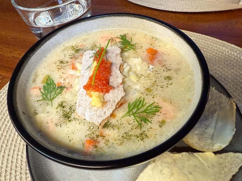Tromsø: Luxury Summer Fjord Cruise with Lunch & Hot Tub - Fish soup, fresh bread, and a warm cabin