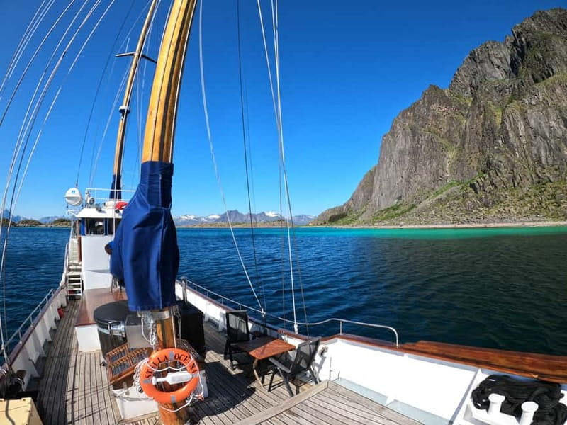 Tromsø: Midnight Sun Evening Cruise with Hot Tub - Sailing into Tromsø’s endless summer light