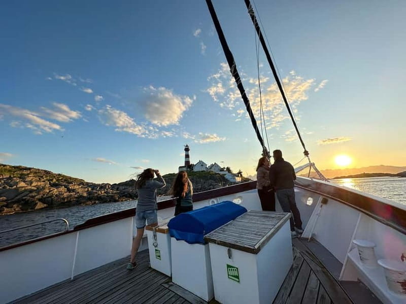 Tromsø: Midnight Sun Evening Cruise with Hot Tub - From Tromsøya through Kvalsundet