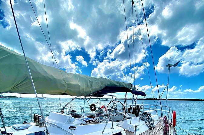 Tropical Dream Snorkel and Dinner Sail in Aruba - Food, snacks, and a premium open bar