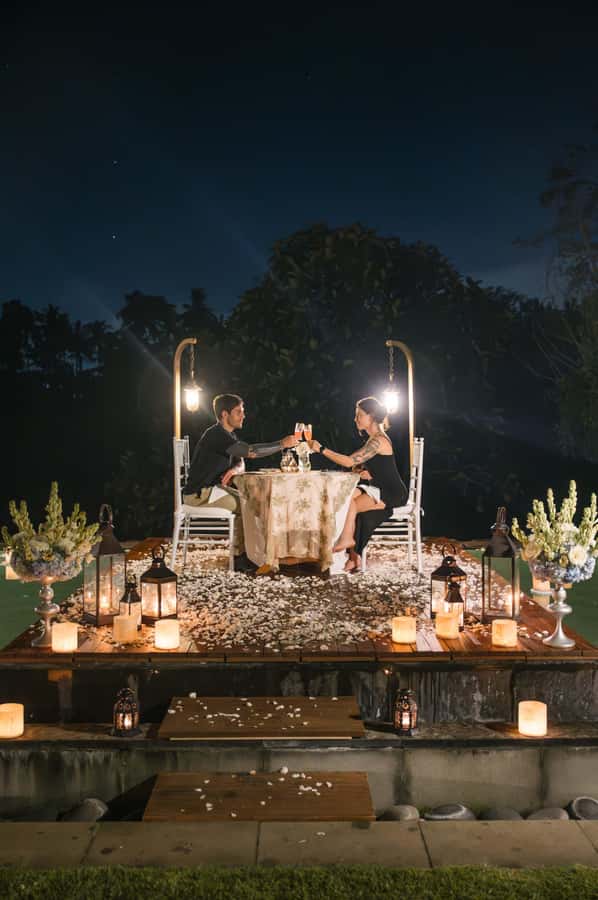 Ubud: Romantic Floating Dinner Under the Stars - Chocolate mousse and strawberry ice cream