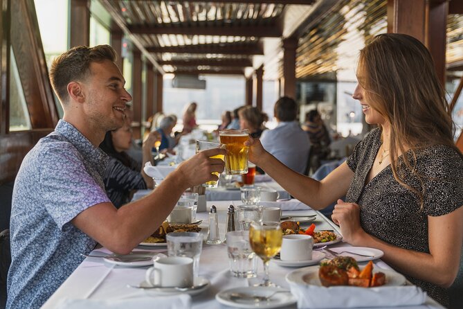 Vancouver - Brunch and Lunch Cruise - Live music gives the cruise its easygoing mood