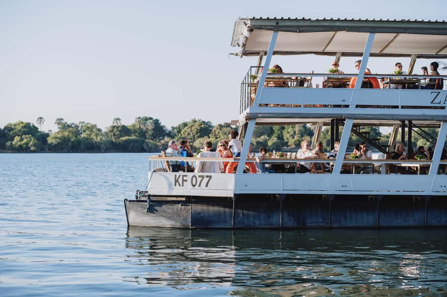 Victoria Falls: Dinner Cruise on the Zambezi River - The four-course dinner and drink service