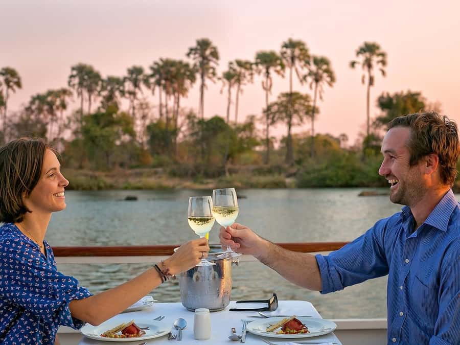Victoria Falls: Dinner Cruise on the Zambezi River - Practical advice for a smoother evening