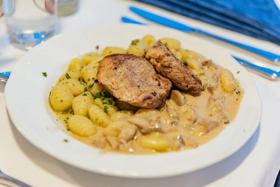 Vienna: 3-Course Evening Dinner Cruise - Practical Tips for a Smoother Evening