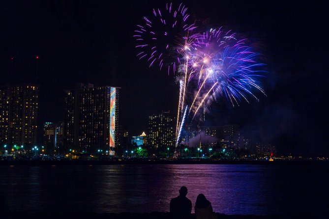 Waikiki Fireworks Dinner Cruise: Sail & Sparkle on Friday Nights - What $139 buys you