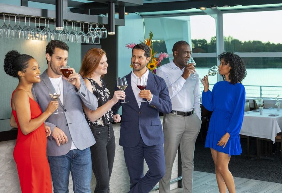 Washington DC: Christmas Eve Gourmet Brunch or Dinner Cruise - Who gets the best value from this cruise?