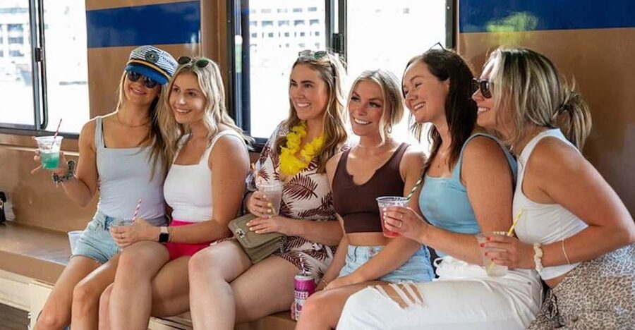 Washington DC: Sightseeing Brunch Cruise with Open Bar - An Open Bar With More Than Mimosas
