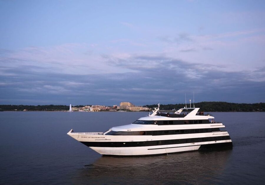 Washington, DC: Thanksgiving Day Lunch Cruise - Smart ways to plan your afternoon