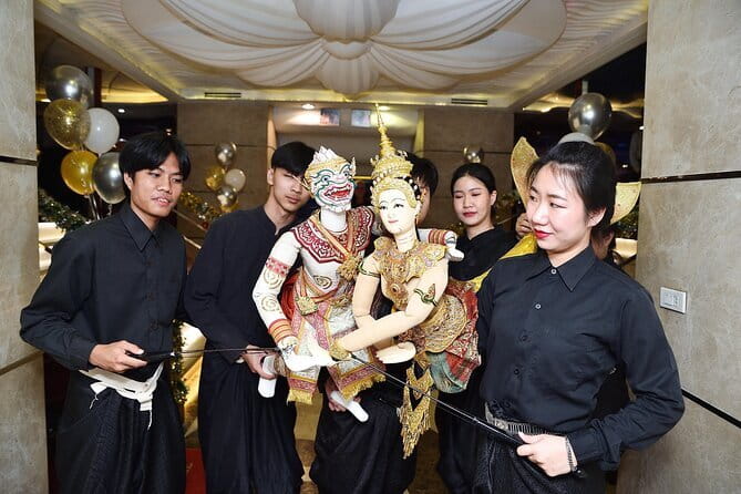 Wonderful Pearl Dinner Cruise in Bangkok - What the buffet offers at about $50.32