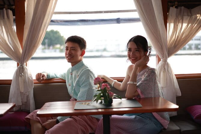 Wonderful Pearl Dinner Cruise in Bangkok - Classical Thai dance, band music, and cabaret-style entertainment