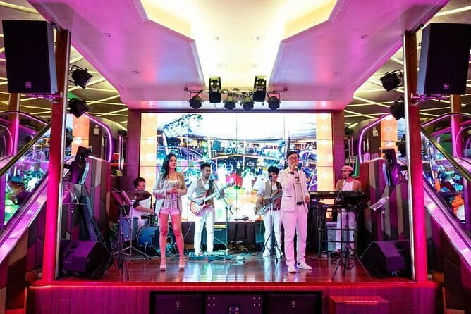 Wonderful Pearl Dinner Cruise in Bangkok - Boarding, welcome drinks, and the first part of the ride