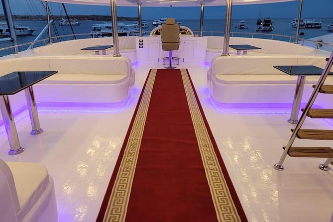 Yacht Cruise with Dinner & Oriental Show - How much value do you get for $25?