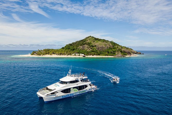 Yasawa Islands Explorer Cruise with Lunch - The catamaran ride to the Yasawas
