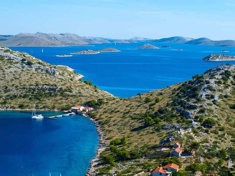 Zadar: Kornati and Telascica Cruise with Lunch and Tickets - Lunch while the boat heads toward Telašćica