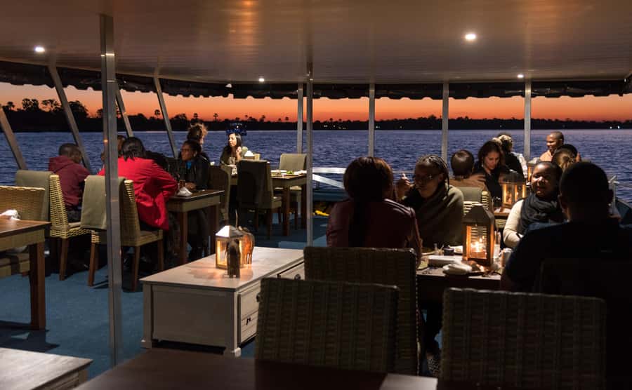 Zambezi River: Dinner Cruise - Who should book the Zambezi dinner cruise?